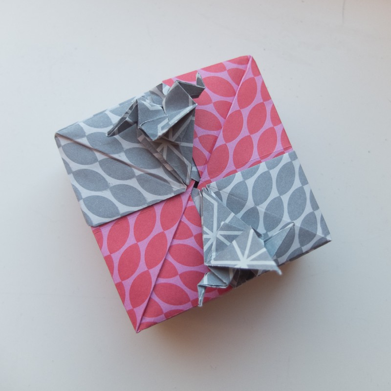 Modular box with two cranes by Tomoko Fuse