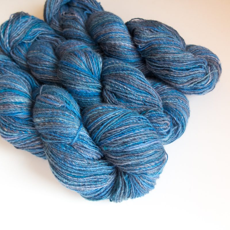 3 skeins of yarn, 1274m/423g